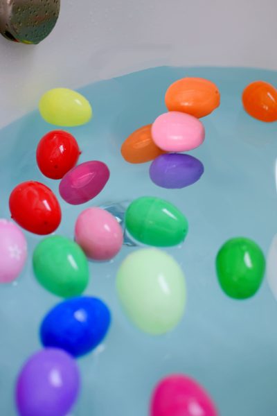 Easter Egg Bath Time 2020 | Entertain Your Toddler