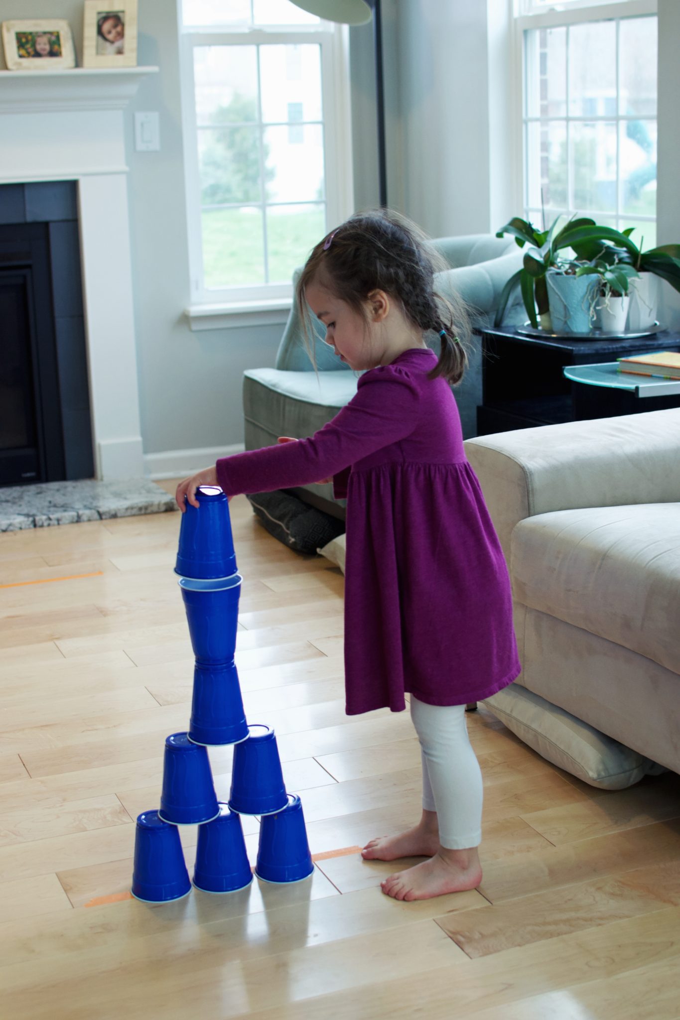 Online Learning Games for Preschoolers: Cups